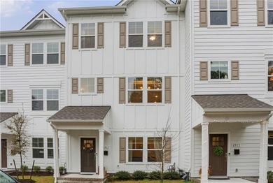 Beach Townhome/Townhouse For Sale in Norfolk, Virginia