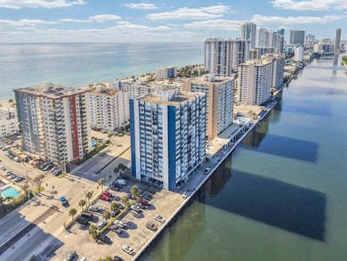 Beach Condo For Sale in Hollywood, Florida