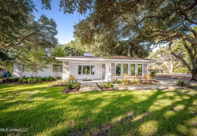 Beach Home For Sale in Ocean Springs, Mississippi