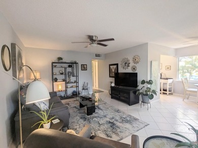 Beach Condo For Sale in West Palm Beach, Florida