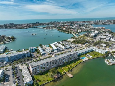 Beach Condo For Sale in South Pasadena, Florida