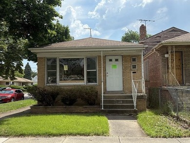 Beach Home Sale Pending in Chicago, Illinois