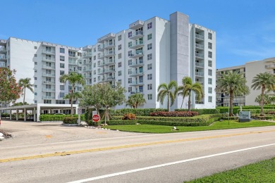 Beach Condo For Sale in Palm Beach, Florida