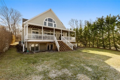 Beach Home For Sale in Jamesport, New York
