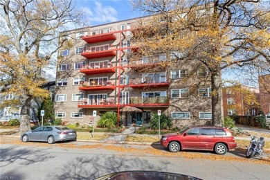 Beach Condo For Sale in Norfolk, Virginia