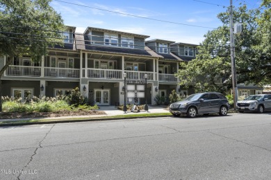 Beach Condo For Sale in Ocean Springs, Mississippi