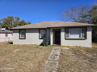 Beach Home Sale Pending in Daytona Beach, Florida