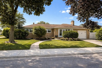 Beach Home For Sale in Skokie, Illinois