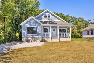 Beach Home Sale Pending in Pascagoula, Mississippi