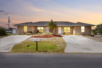 Beach Townhome/Townhouse For Sale in Englewood, Florida