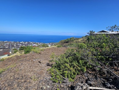 Beach Lot For Sale in Captain Cook, Hawaii