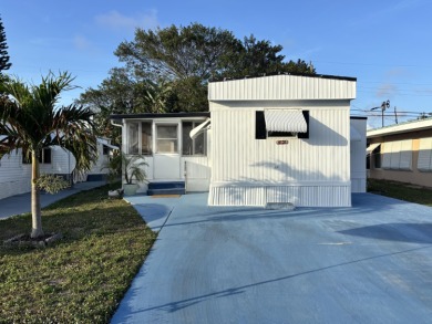 Beach Home For Sale in Boynton Beach, Florida