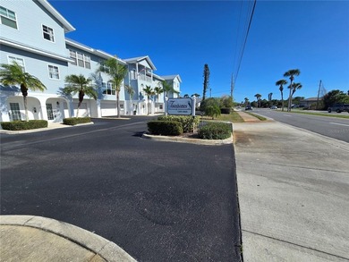 Beach Condo For Sale in Rotonda West, Florida