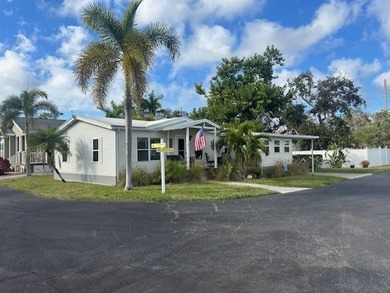 Beach Home For Sale in Bradenton, Florida