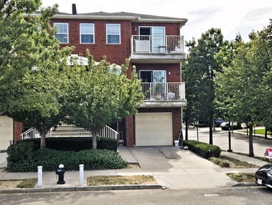 Beach Condo Sale Pending in College Point, New York