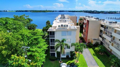 Beach Condo For Sale in Boynton Beach, Florida