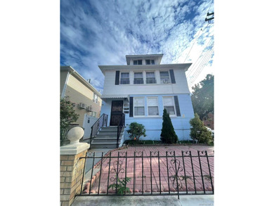Beach Home For Sale in College Point, New York