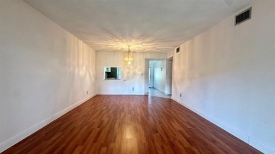 Beach Condo For Sale in Tamarac, Florida