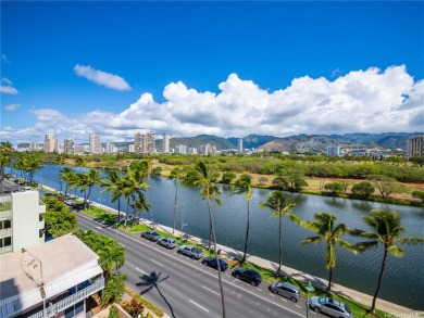 Beach Condo Active Under Contract in Honolulu, Hawaii