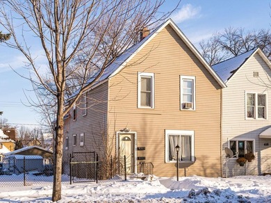 Beach Townhome/Townhouse For Sale in Duluth, Minnesota