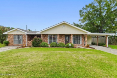 Beach Home For Sale in Bay Saint Louis, Mississippi