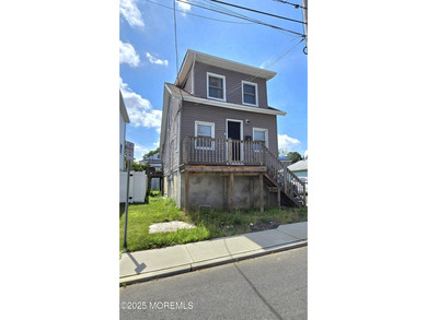 Beach Home Sale Pending in Keansburg, New Jersey