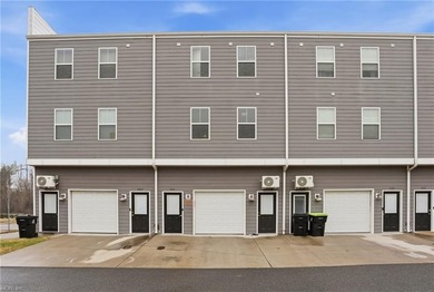 Beach Townhome/Townhouse For Sale in Chesapeake, Virginia