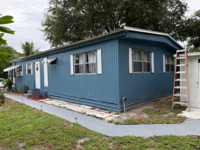 Beach Home For Sale in Palm Beach Gardens, Florida