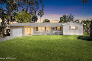 Beach Home For Sale in Yankeetown, Florida