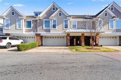 Beach Townhome/Townhouse For Sale in Suffolk, Virginia