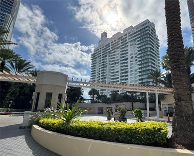 Beach Condo For Sale in Miami Beach, Florida