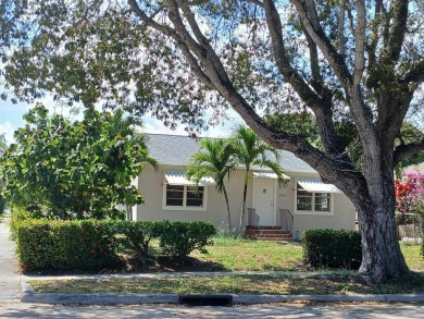 Beach Home For Sale in West Palm Beach, Florida