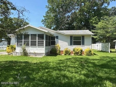 Beach Home For Sale in Ocean Isle Beach, North Carolina