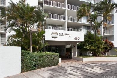 Beach Condo Sale Pending in Aiea, Hawaii