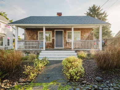 Beach Home For Sale in Seaside, Oregon