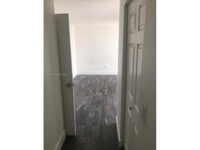 Beach Condo For Sale in Miami Beach, Florida