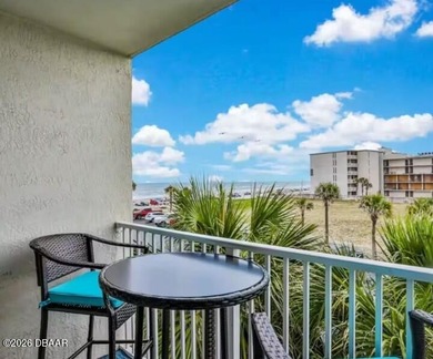 Beach Condo For Sale in Daytona Beach, Florida