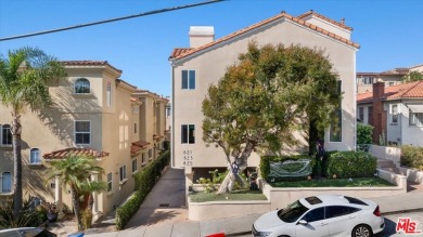 Beach Townhome/Townhouse For Sale in Hermosa Beach, California