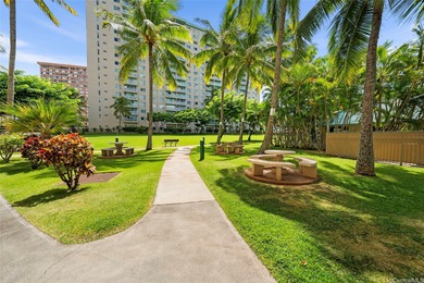 Beach Condo For Sale in Honolulu, Hawaii