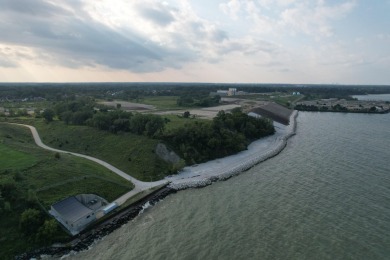 Beach Lot For Sale in Oak Creek, Wisconsin