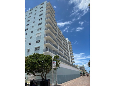 Beach Condo For Sale in Hollywood, Florida