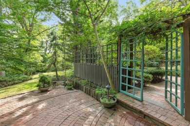 Beach Home For Sale in Cutchogue, New York