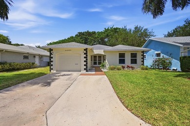 Beach Home For Sale in Boca Raton, Florida