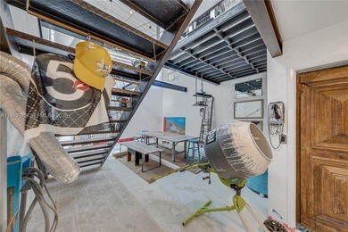 Beach Condo For Sale in Miami Beach, Florida