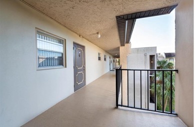 Beach Condo For Sale in Davie, Florida
