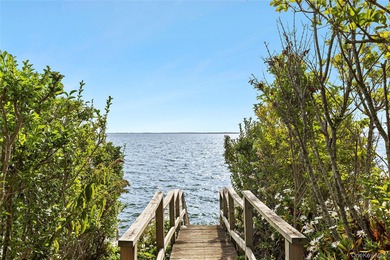 Beach Home For Sale in Laurel, New York