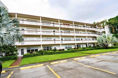 Beach Condo For Sale in West Palm Beach, Florida