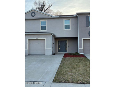 Beach Townhome/Townhouse For Sale in Holly Hill, Florida