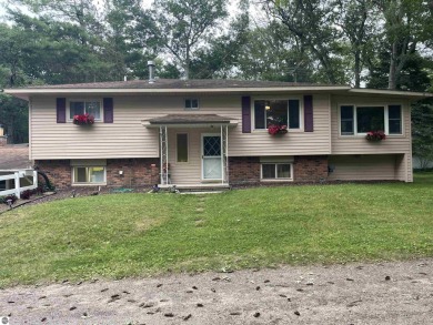 Beach Home For Sale in Au Gres, Michigan