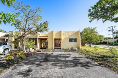Beach Townhome/Townhouse For Sale in Pompano Beach, Florida